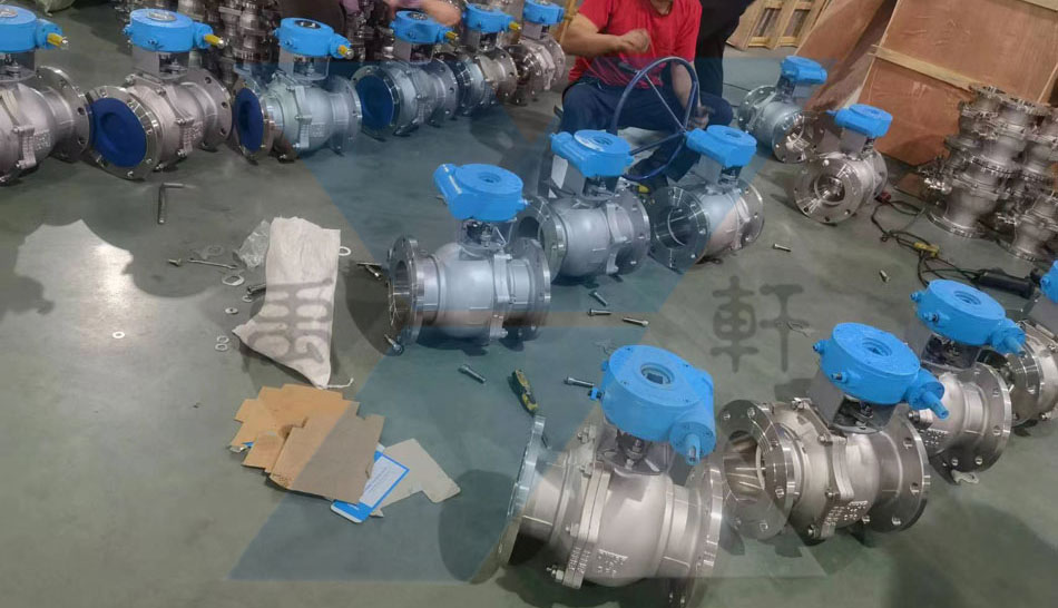 Q341F-16P-DN200不锈球阀成功装配调试，即将发往连云港化工项目(图1)