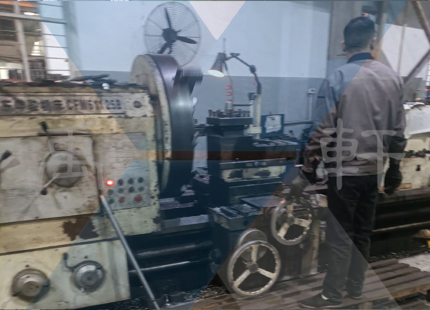 走访上海青青草精品视频在线PZ73H刀型闸阀车间生产现场(图2)